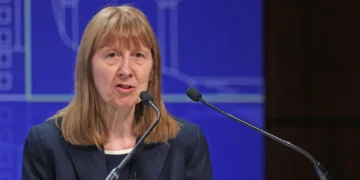 Românii au ajuns la media UE ca putere de cumpărare, dar sunt la coada salariilor! Paradoxul care ridică semne de întrebare