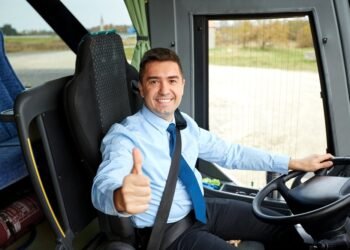 Reguli noi pentru șoferi începând de astăzi: rămâi fără permis mai mult timp dacă nu îți plătești amenzile