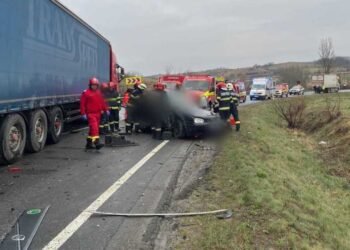 Tragedie rutieră în județul Cluj: cinci bărbați și-au pierdut viața într-un accident între două camioane și un autoturism