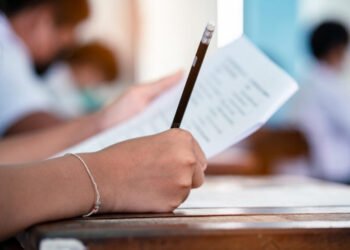 Aproape 12 mii de elevi au absentat de la prima probă a simulării pentru evaluarea națională