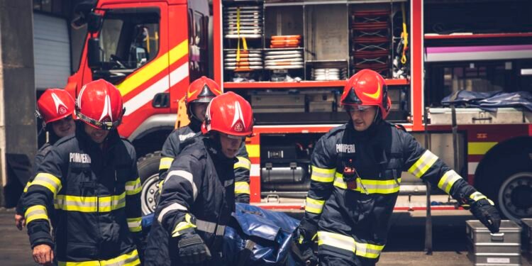 Incendiu la balconul unui apartament din Breazu. Pompierii din Iași intervin cu mai multe autospeciale