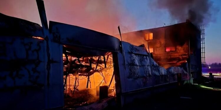 Fabrică de drone pentru Ucraina, incendiată în Cehia. Ancheta vizează un posibil atac terorist