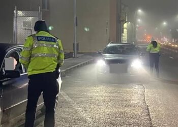 POLIȚIA atacă străzile! Peste 300 de oameni verificați și permise reținute în Fălticeni și Gura Humorului