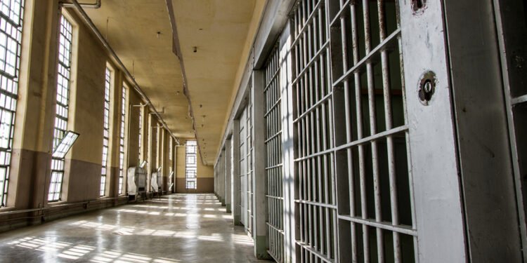 Prahova: Agent şef de la Penitenciarul Ploieşti, cercetat pentru luare de mită