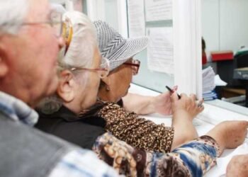 Pensionarii primesc tichete cadou de Paște. Ce condiții trebuie îndeplinite?