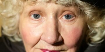 Cum să rămâi sănătos și activ la bătrânețe? Singurătatea și izolarea distrug creierul la fel de mult ca glicemia ridicată