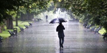 ANM avertizează: intensificări ale vântului și ploi în aproape toată țara, ninsori la munte