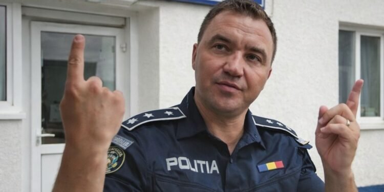 Când te rătăcești în „uniformă”: șeful Poliției Botoșani a descins din greșeală într-o secție din Iași