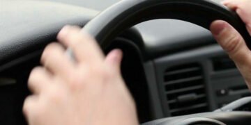 Rețea de corupție la examenul auto din Suceava: bani pentru promovarea traseului, instructori și examinatori implicați