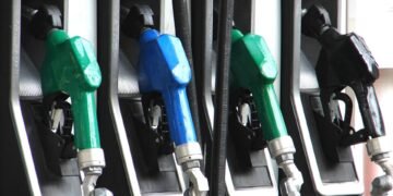 Prima scumpire a carburanților în România după izbucnirea războiului din Orientul Mijlociu