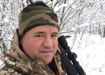 Supărat pe primarița din comună, un bărbat din Codăești (jud. Vaslui) s-a împușcat acasă cu arma de vânătoare