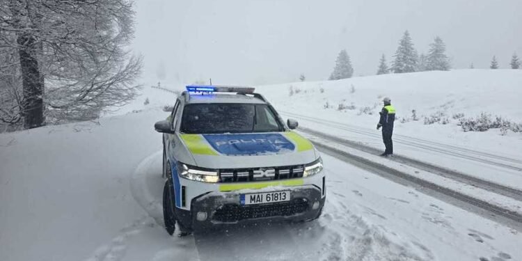 Iarnă în forță în plină primăvară! Drumuri acoperite de zăpadă și avertisment urgent pentru șoferi – unde s-a depus deja strat de 35 cm
