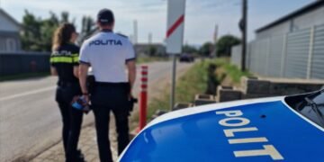 Depistată băută la volan în Hârlău: femeie de 31 de ani, dusă la spital pentru analize