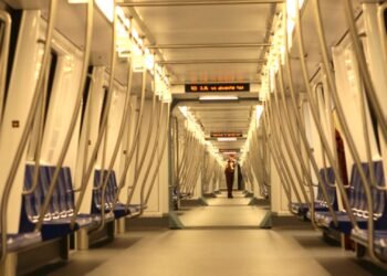 Metrorex: O bucată de tavan a căzut în tunelul de metrou, între stațiile 1 Mai și Jiului