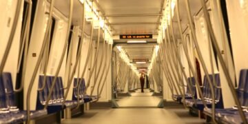 Metrorex: O bucată de tavan a căzut în tunelul de metrou, între stațiile 1 Mai și Jiului