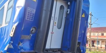 Coliziune feroviară la Pașcani: locomotivele și vagoanele s-au tamponat violent