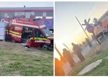 Ambulanță SMURD lovită de tren în Timiș: pacientul și echipajul, transportați de urgență la spital
