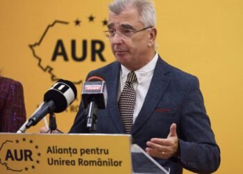 Petrișor Peiu, liderul senatorilor AUR: „Guvernul trebuie sa cadă pentru ca are trei trimestre de scădere economică și pentru că a dus inflația la 10%, nu pentru că s-a certat Grindeanu cu Bolojan!”