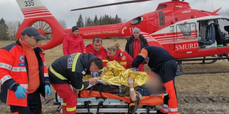 Tânăr de 18 ani, rănit grav într-un accident la un depozit de materiale de construcții
