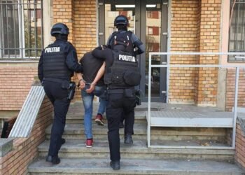 Detalii șocante în cazul bărbatului ucis cu un cuțit aruncat direct în piept