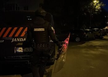 Shopping cu surprize: șase „clienți fideli” din Galați, opriți de poliție după reduceri… ilegale