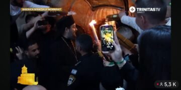 Lumina Sfântă ajunge în această seară la Iași: ora la care va fi primită la Mitropolie