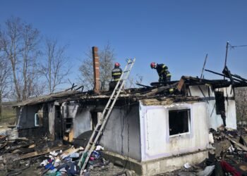 Botoșani | O familie din Șendriceni care a rămas fără casă după un incendiu va primi o locuință modulară