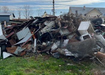 Botoșani | Cantități importante de deșeuri depozitate ilegal găsite în urma unui control dispus de către prefect