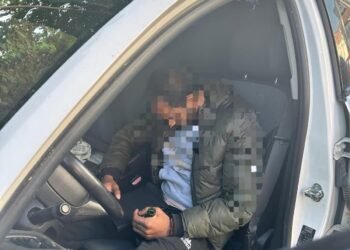 Jobul de hoț nu e ușor: omul a cedat și a adormit în mașină