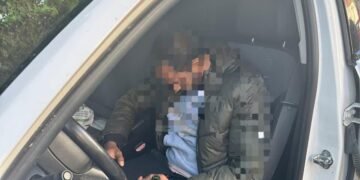 Jobul de hoț nu e ușor: omul a cedat și a adormit în mașină