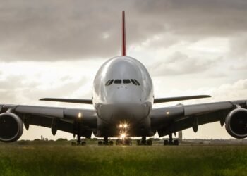 Marile companii aeriene din Europa cer UE achiziții comune de kerosen, suspendarea taxelor şi rezerve dedicate