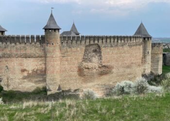 Prăbușire parțială a unui zid exterior la Cetatea Hotin