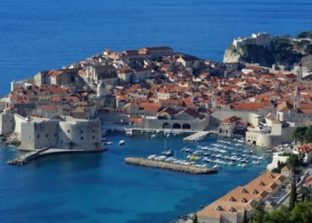 Wizz Air introduce zboruri directe din București către Dubrovnik: cât costă biletele și când încep cursele