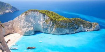 Grecia schimbă regulile pentru turiștii români: Acces limitat și restricții dure impuse din cauza turismului excesiv