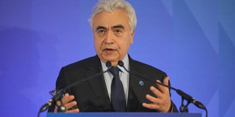 Șeful IEA: E cea mai mare criză din istorie. Va dura doi ani pentru a recupera producția pierdută