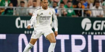 Mbappe, accidentat la coapsa stângă, ar putea lipsi cel puţin două săptămâni de pe teren