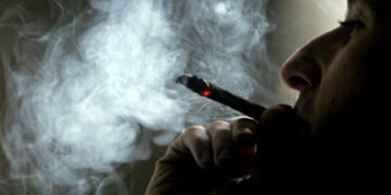 Lovitură uriașă pentru fumători! Țigările s-au scumpit din nou de la 1 aprilie