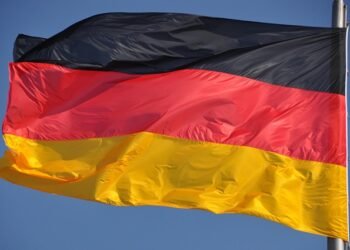 Extrema dreaptă câştigă popularitate în Germania, în timp ce cancelarul Friedrich Merz pierde teren