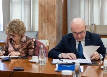 Vicepremierul Oana Gheorghiu: „Nu voi accepta în nicio clipă șantajul și populismul PSD!”