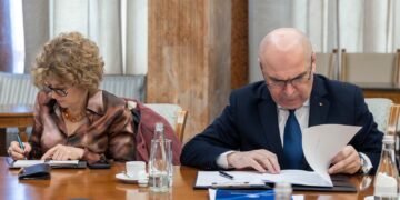 Vicepremierul Oana Gheorghiu: „Nu voi accepta în nicio clipă șantajul și populismul PSD!”