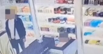 Trei români cumpărau bilete low-cost ca să fure parfumuri din Aeroportul Galileo Galilei din Pisa