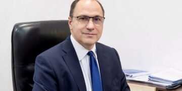 Mihai Dimian vrea plată suplimentară pentru profesorii care depășesc 40 de ore pe săptămână