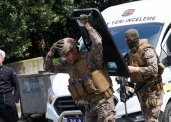 Trei bărbați înarmați au fost „neutralizați” în apropierea Consulatului Israelului din Istanbul