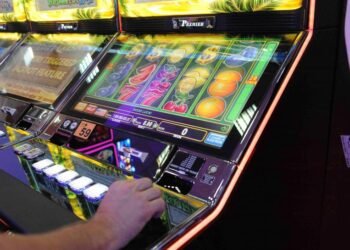 Brașovul va interzice jocurile de noroc lângă școli și spitale