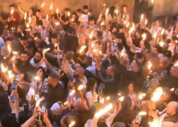 Ceremonia primirii Sfintei Lumini la Mormântul Învierii din Ierusalim