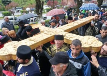La Lupeni, în Valea Jiului, are loc procesiunea „Drumul Crucii”