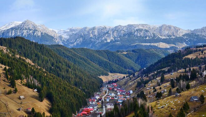 „Bate vântul” prin zonele turistice din Prahova și Brașov. Sute de vile și cabane au rămas libere de Paș