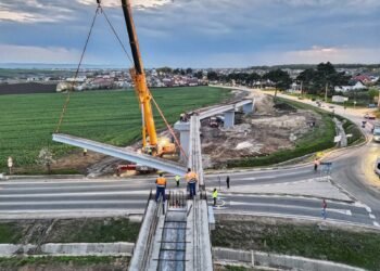 Prima pasarelă velo și pietonală peste un drum național din județul Iași prinde contur