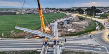 Prima pasarelă velo și pietonală peste un drum național din județul Iași prinde contur