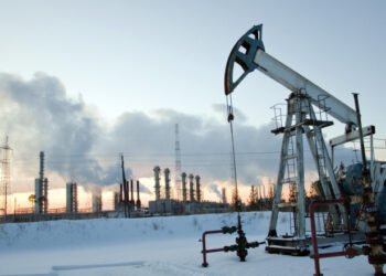 Rusia și-a redus semnificativ producția de petrol în luna aprilie